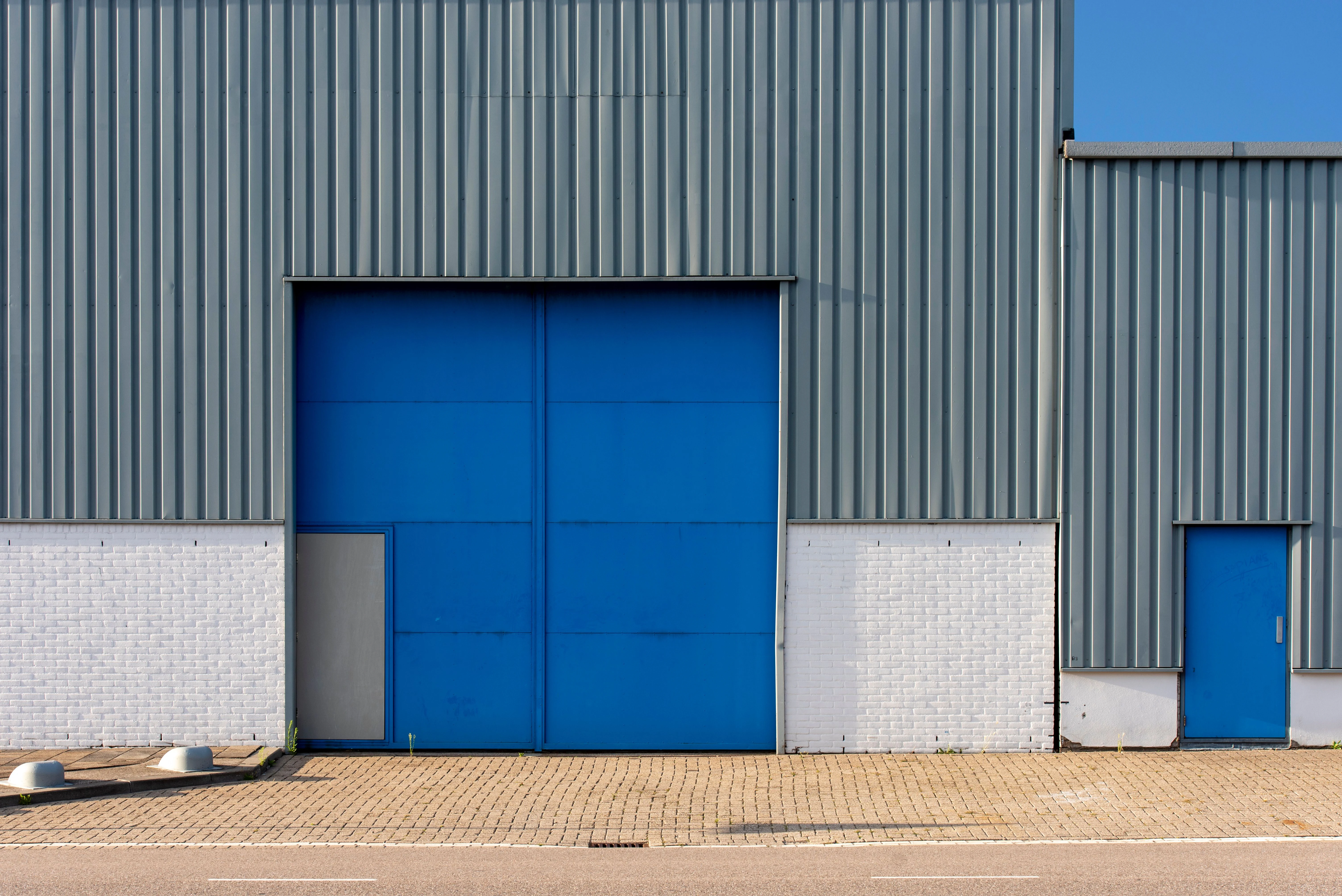 Residential garage door in Allen