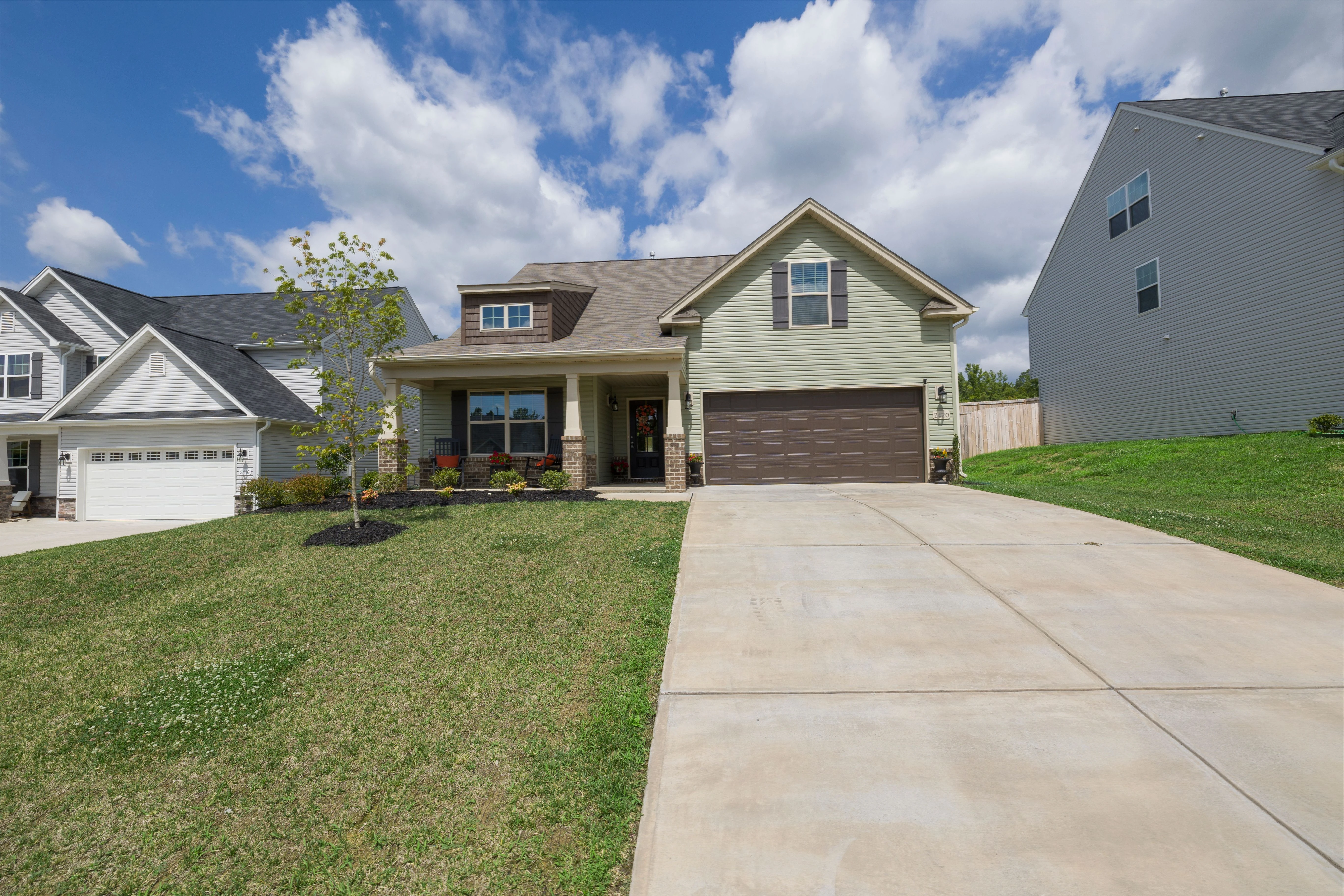 Residential garage door in Melissa